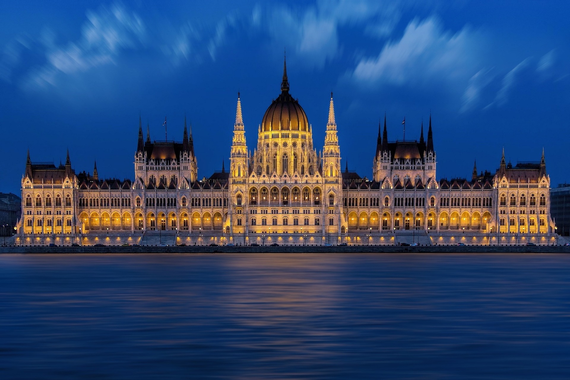 hungria-parliament
